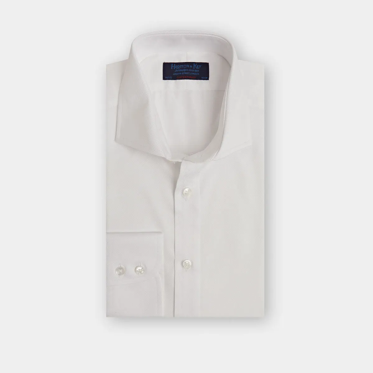 Contemporary Fit, Cutaway Collar, 2 Button Cuff Shirt in a White Textured Cotton