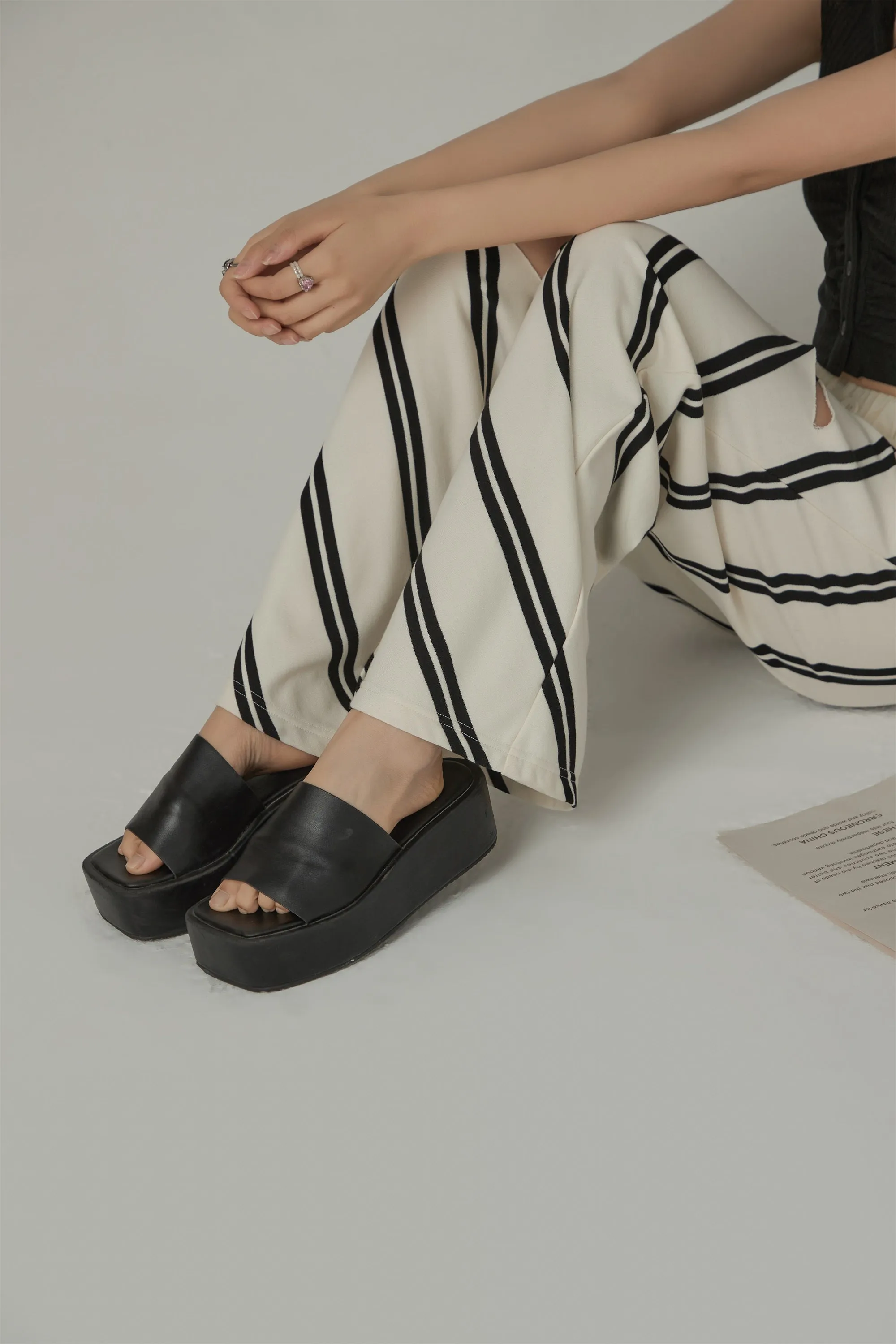 Diagonal Striped Leg Slits Training Wide Pants