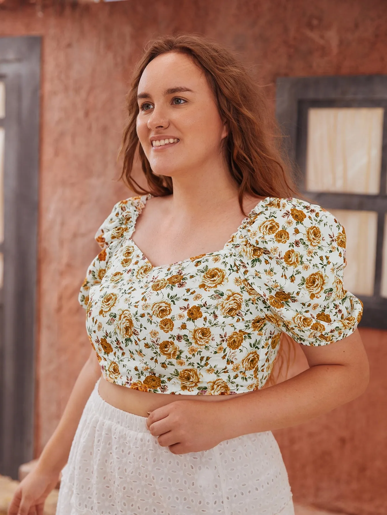 Floral Shirred Short Sleeve Sweetheart Crop Plus Size Blouse